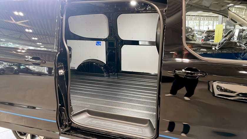 Bild 5 av Ford E-Transit Custom 340 AWD Sport Skåp 320S 218hk A 325km Räckvidd WLTP