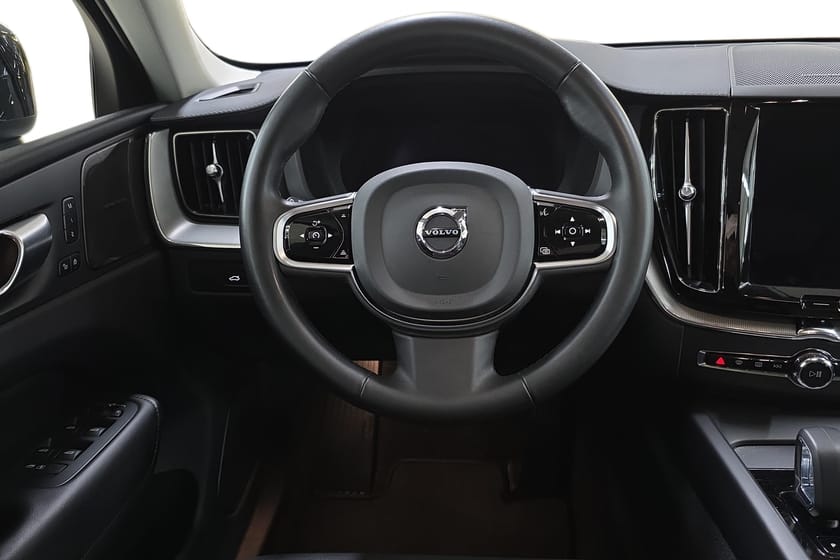 Bild 5 av Volvo XC60 Recharge T6 II Ultimate Dark/360Kamera/Panorama/Drag/Navi