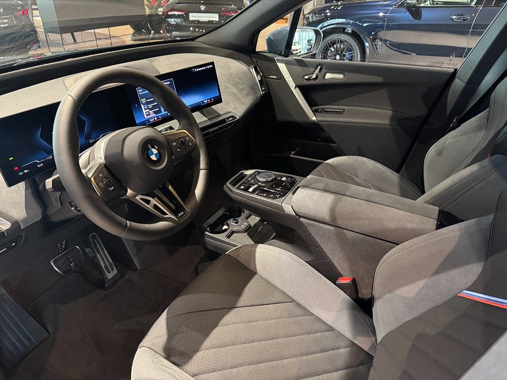 BMW iX xDrive60, 544hk, 2026