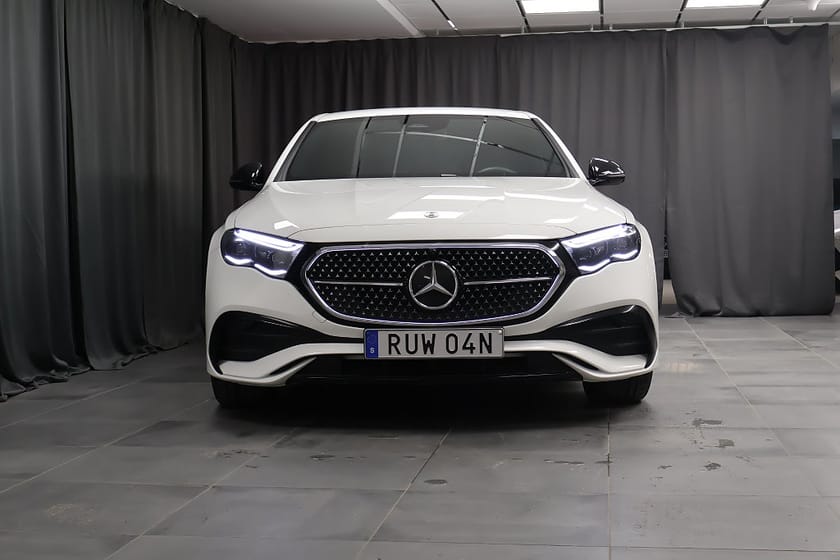 Bild 3 av Mercedes-Benz E 220 d 4MATIC AMG Burmester Värmare 360 Keyless Moms