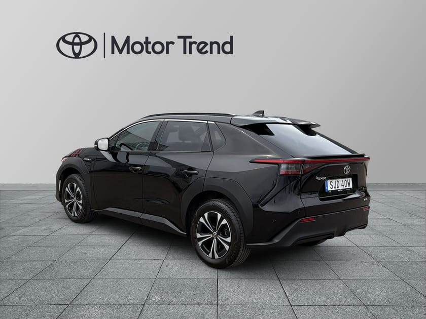 Bild 3 av Toyota bZ4X 71.4 kWh AWD 217hk,Executive,2.850mil