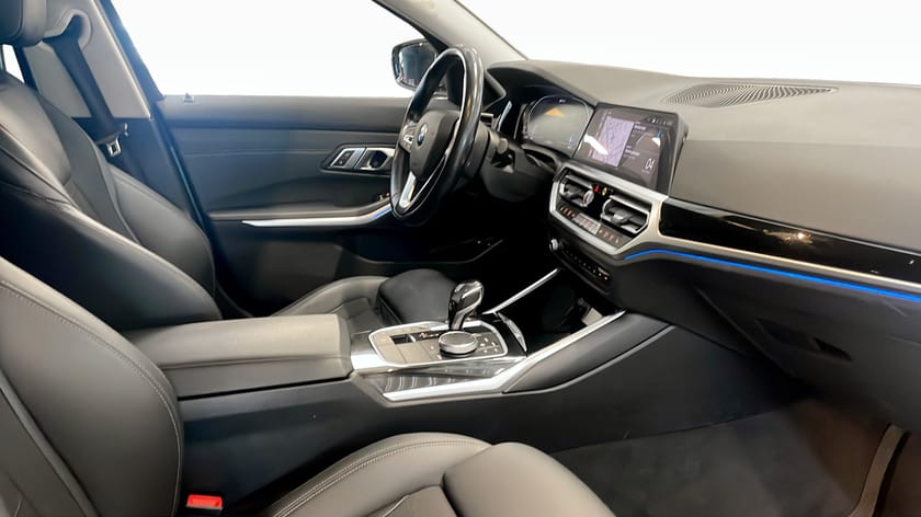 Bild 3 av BMW 330e xDrive Touring Drag Farthållare PDC