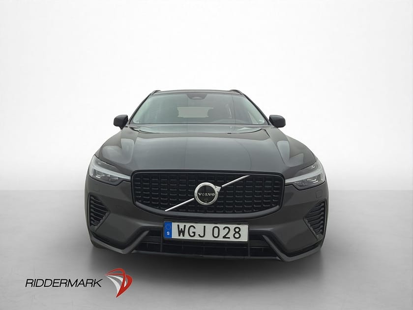 Bild 2 av Volvo XC60 Recharge T6 Plus Dark Pano Värm 360 Drag Elstolar