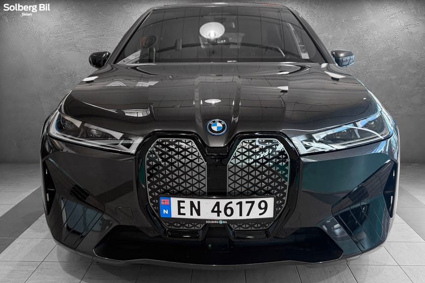 Bilde 2 av BMW iX xDrive50 BSI/LUFT/HARMAN/PANO/KROK/ACTIVE STEERING