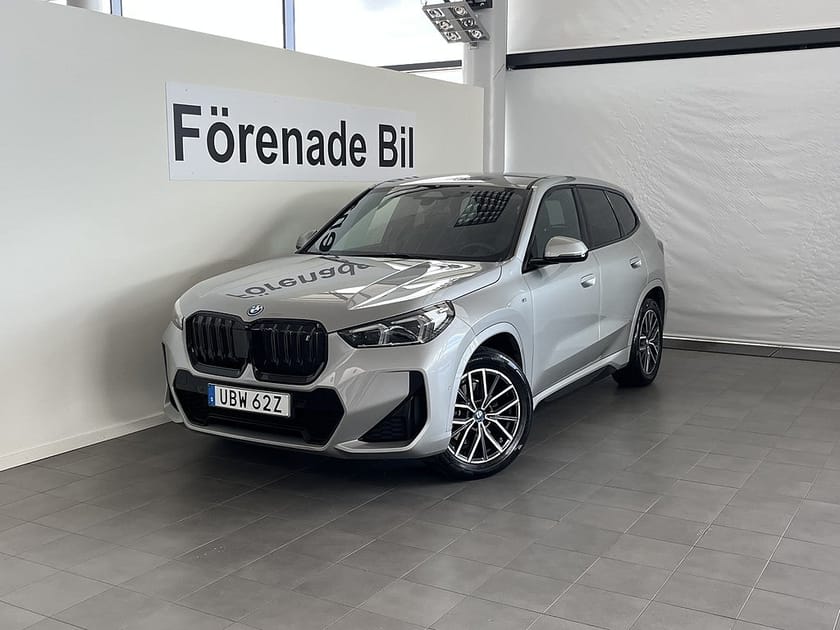 Bild 1 av BMW iX1 xDrive30 M Sport Drag Rattvärme Drive/Park Assist