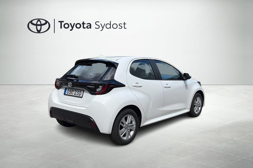 Bild 2 av Toyota Yaris Hybrid Active backkamera, rattvärme, adaptiv farthållare mm.