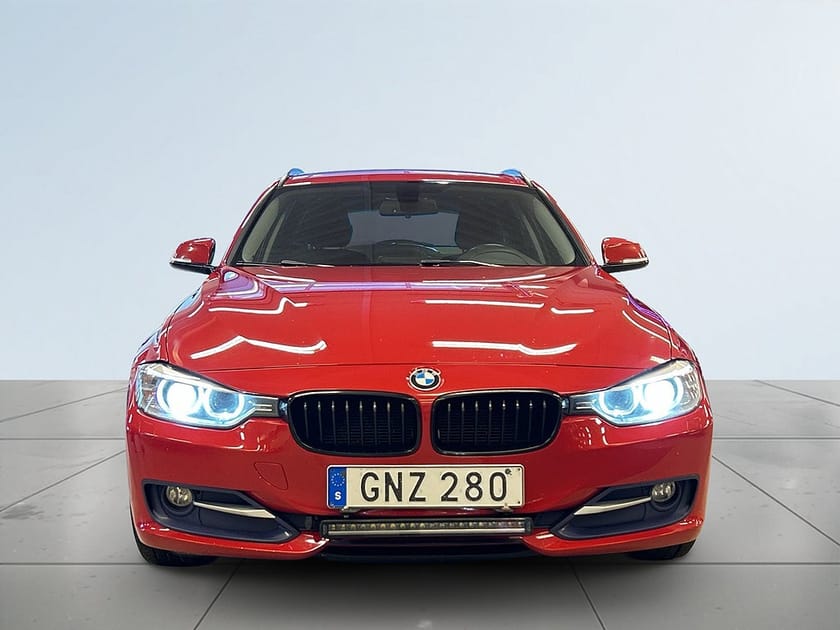Bild 2 av BMW 320d xDrive M Performance Touring Kamera/Rattvärme/SoV-Däck/MoK/Drag