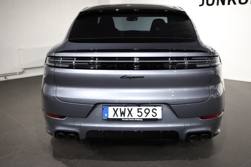 Bild 4 av Porsche Cayenne E-Hybrid Coupé Black Edition