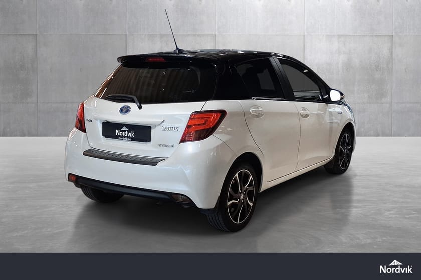 Bilde 5 av Toyota Yaris Hybrid Hybrid/LED-bar/DEFA/Bi-tone