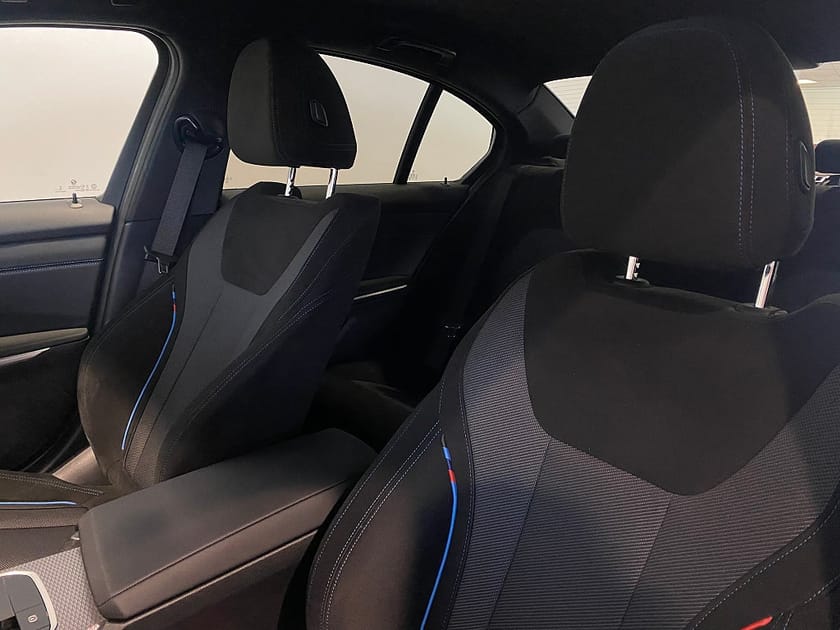 Bild 3 av BMW 330e Sedan Sportdesign Rattvärme Drag