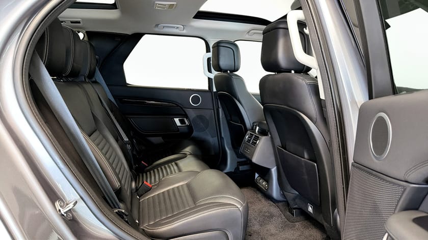 Bild 5 av Land Rover Discovery D250 MHEV 249hk / Pano / 7 sits / 360