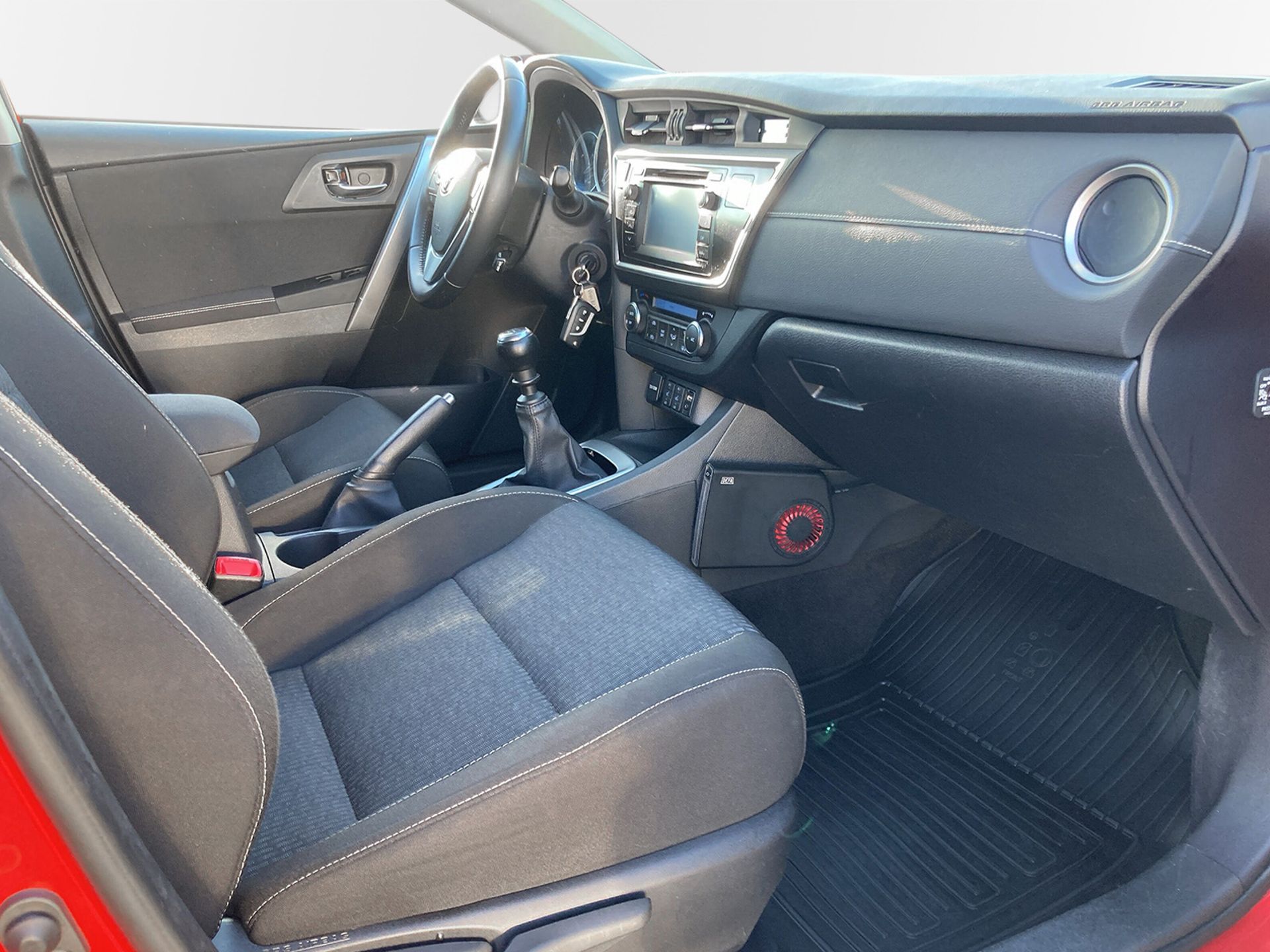 Toyota Auris 2015, bild 6/10