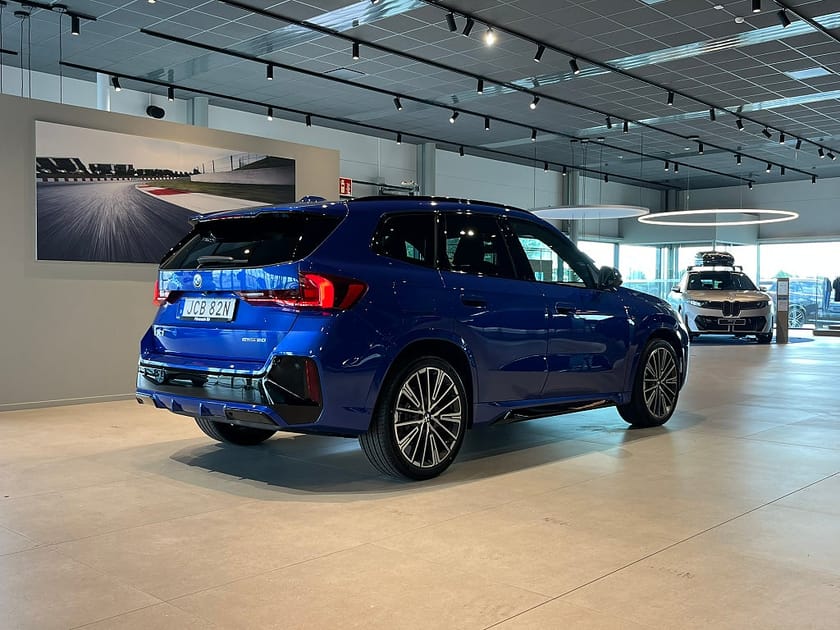 Bild 4 av BMW iX1 eDrive20 M Sport D/A Plus Harman/Kardon Dragkrok