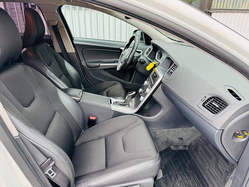 Bild 5 av Volvo V60 Cross Country D4 190HK AWD GEARTRONIC CLASSIC / DRAG / VÄRMARE