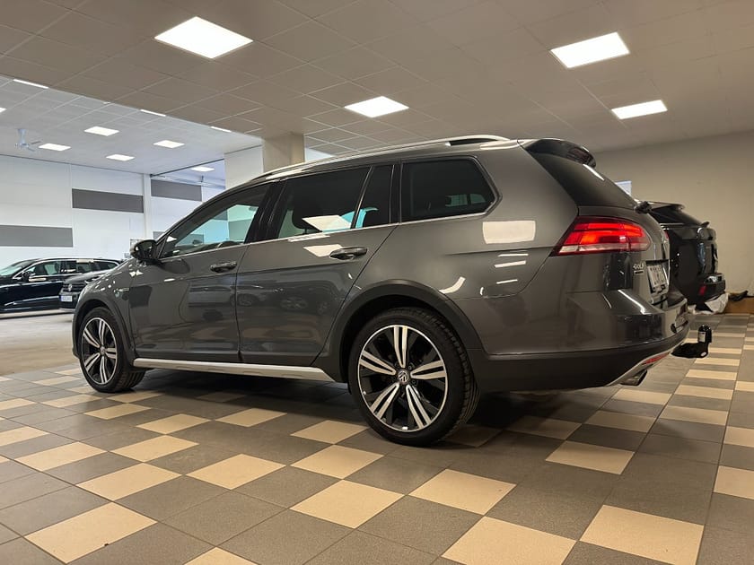 Bild 5 av Volkswagen Golf Alltrack 1.8 TSI 4M DSG Fjärrstyrdv. Kamera App-Connect Drag