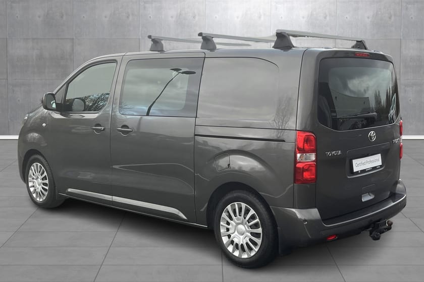 Bilde 3 av Toyota Proace 1,5 D 122 Comfort L1H1 medium, tilhengerfeste, varmer