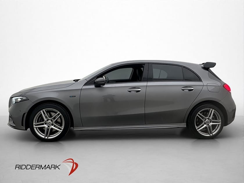 Bild 4 av Mercedes-Benz A 250 e 250e AMG Sport 360° Wide Burmester Navi Drag