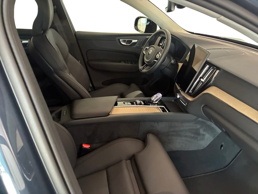 Bild 5 av Volvo XC60 T6 Plus Dark Nordic Edition