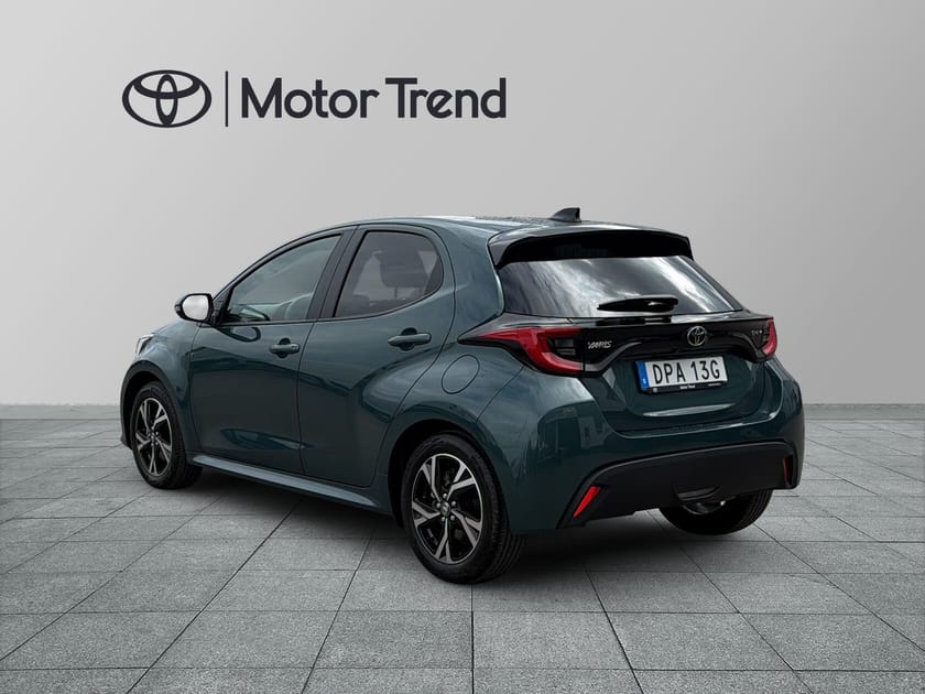 Bild 2 av Toyota Yaris Hybrid 115 e-CVT 116hk, Active Plus,380mil