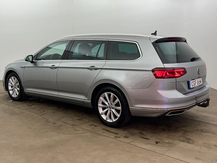 Bild 4 av Volkswagen Passat Sportscombi GTE SC 1.4 TSI Drag B-Kamera Carplay Rattvärme Navi