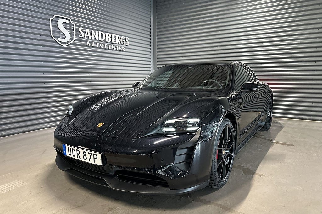 Porsche Taycan 517 hp