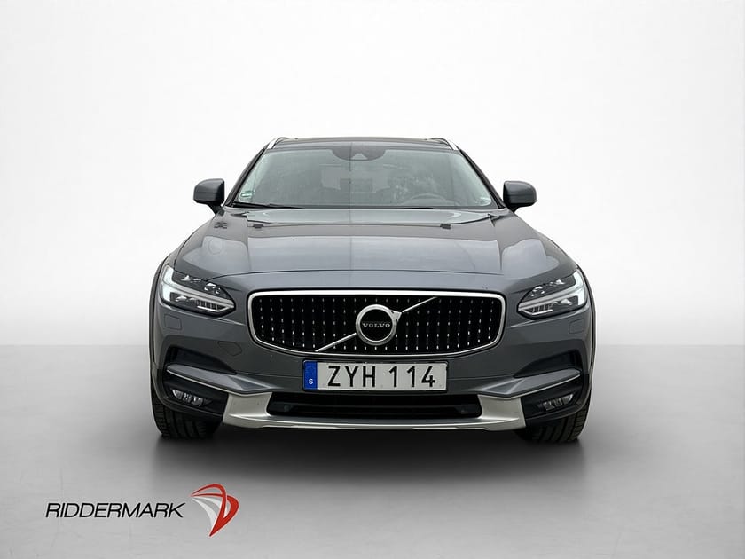 Bild 2 av Volvo V90 Cross Country D4 AWD Pano Värmare HUD Kamera Drag