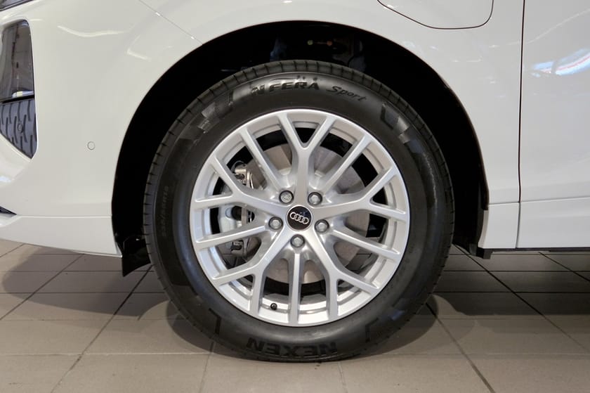 Bild 3 av Audi Q3 e-hybrid SUV 200 KW S TRONIC