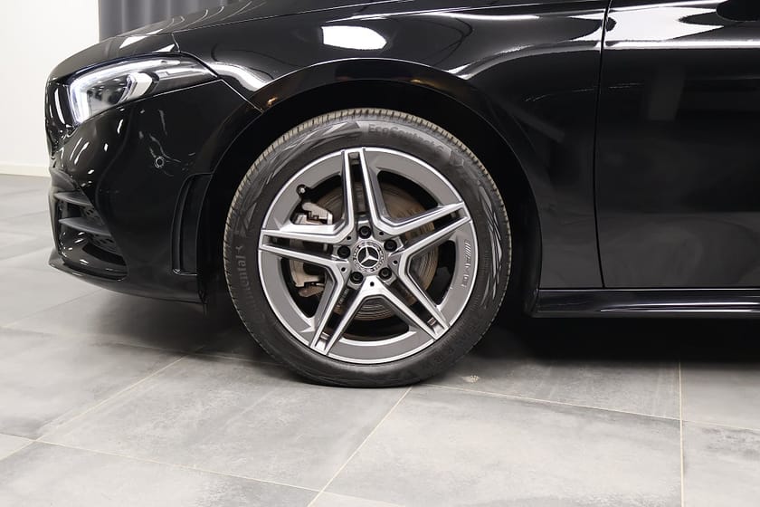 Bild 4 av Mercedes-Benz A 250 e AMG Line Advanced Rattvärme Panelbelysing