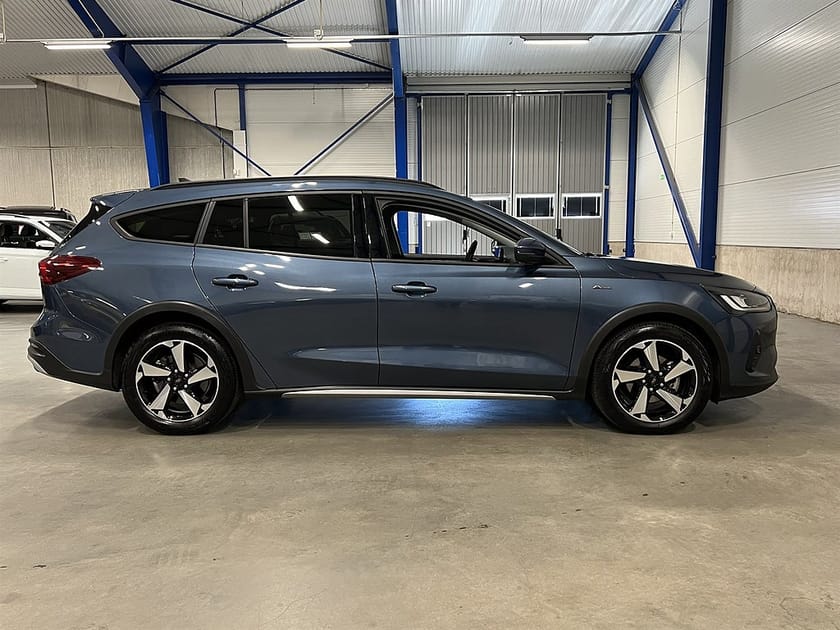 Bild 3 av Ford Focus Kombi 1.0 EcoBoost Hybrid 155 HK / Active /Business / Drag /