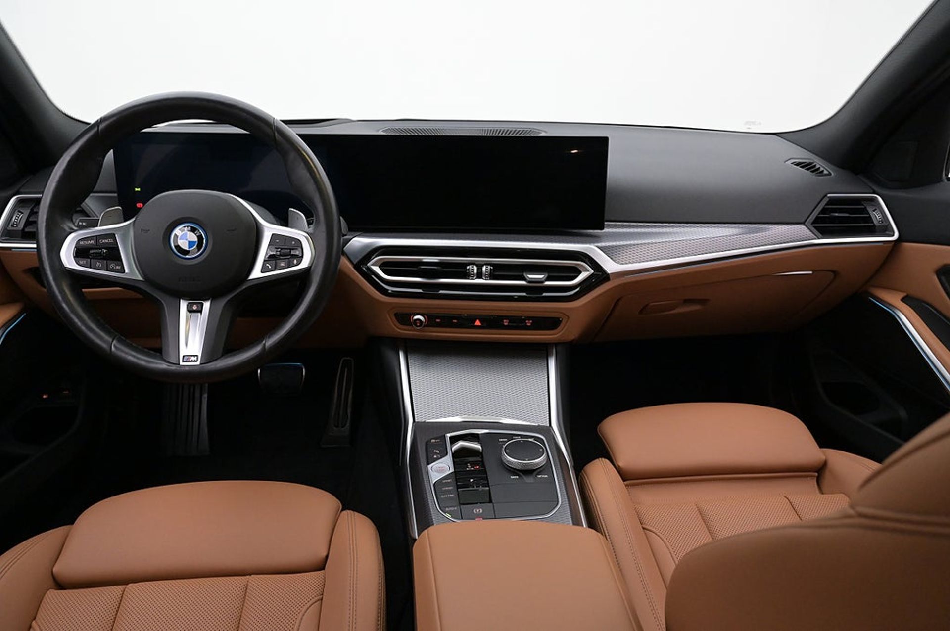 BMW 330 2024, bild 6/10
