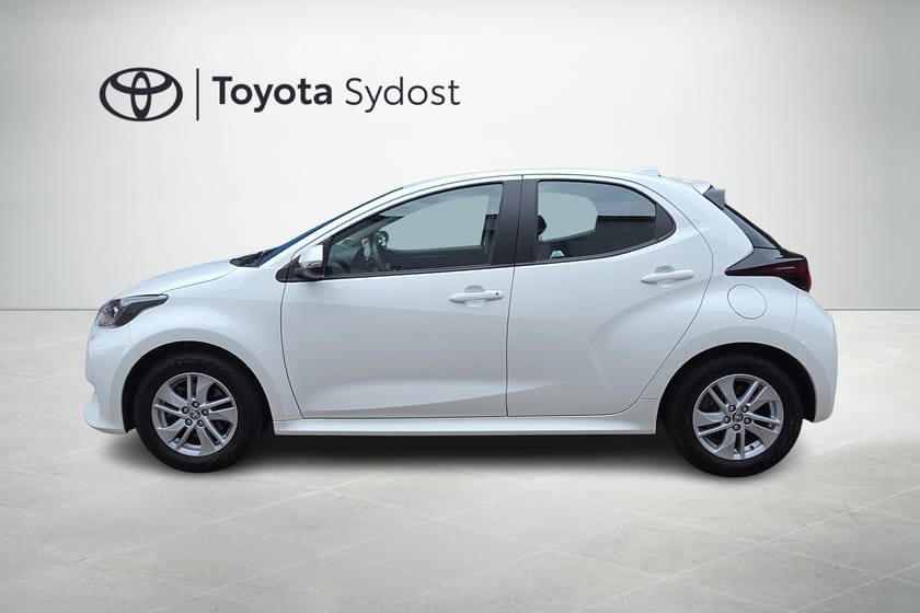 Bild 4 av Toyota Yaris Hybrid Active backkamera, rattvärme, adaptiv farthållare mm.