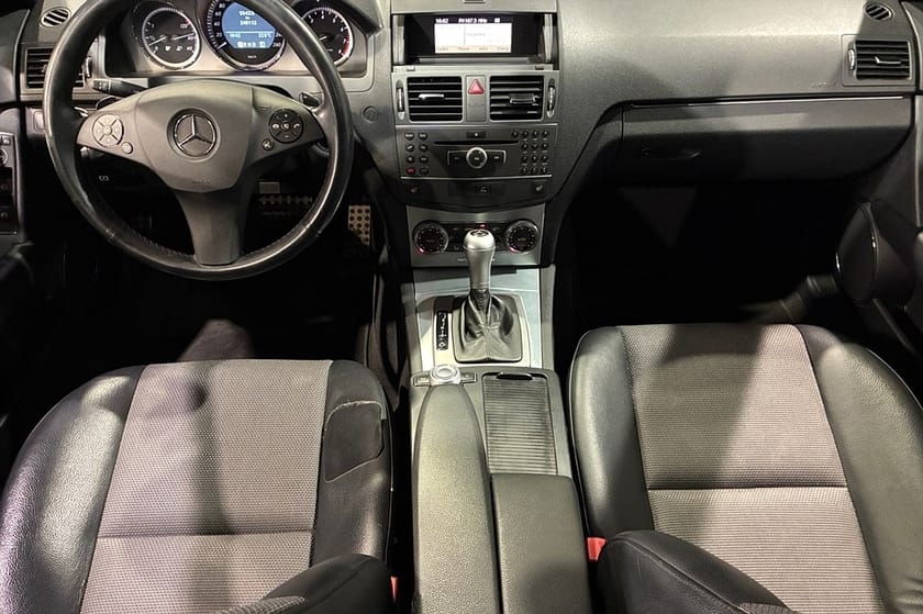 Bild 3 av Mercedes-Benz C 180 CGI BE 156 HK AMG LINE PANO BLUETOOTH PDC FARTHÅLLARE 18"