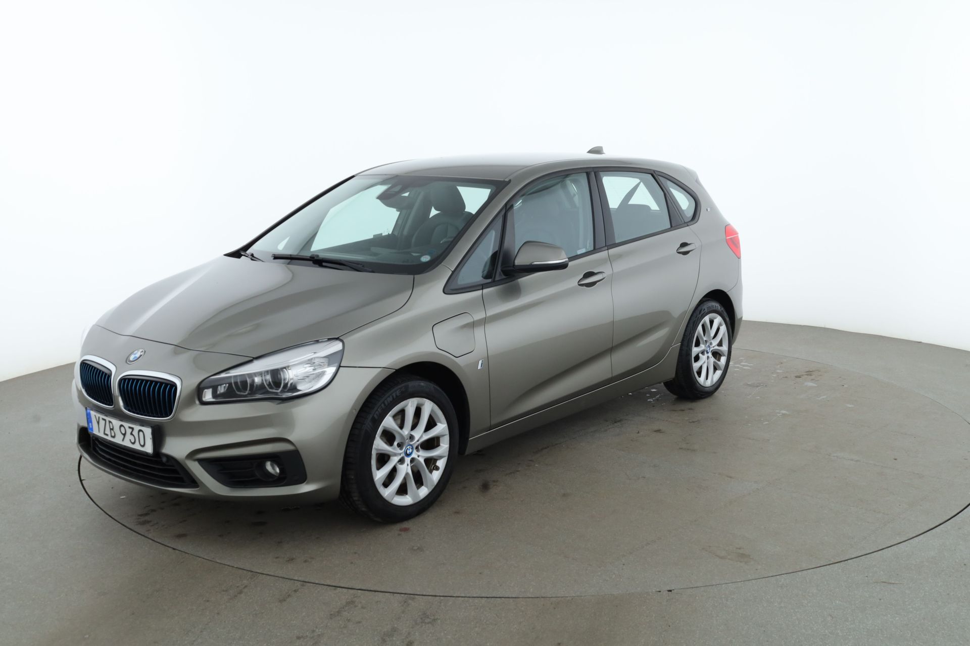 BMW 225