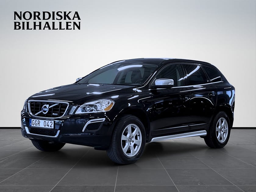 Bild 3 av Volvo XC60 D4 AWD Geartronic R-Design Pano Helskinn Värmare Drag