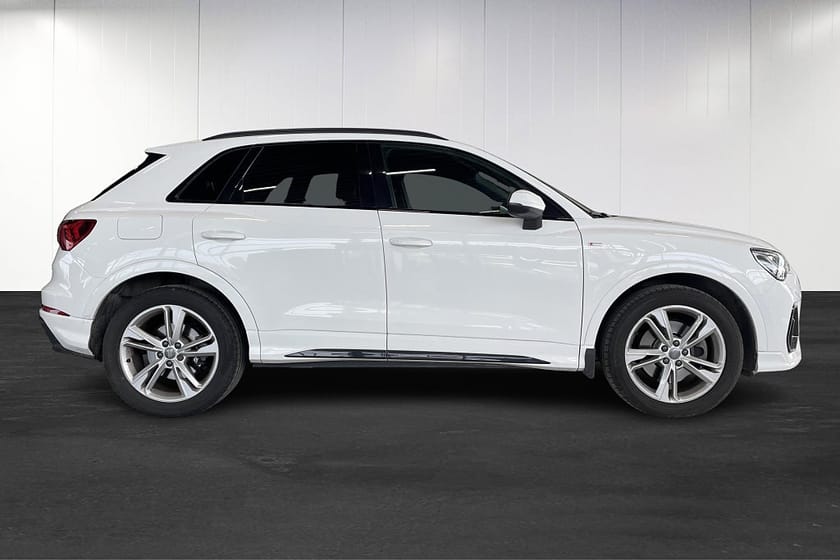 Bild 5 av Audi Q3 40 TFSI quattro S Tronic S Line Drag Värmare Svartoptik