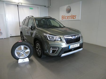 Subaru Forester e-Boxer Ridge AWD Drag-Skinn-Kamera-Navi-Carplay-SoV