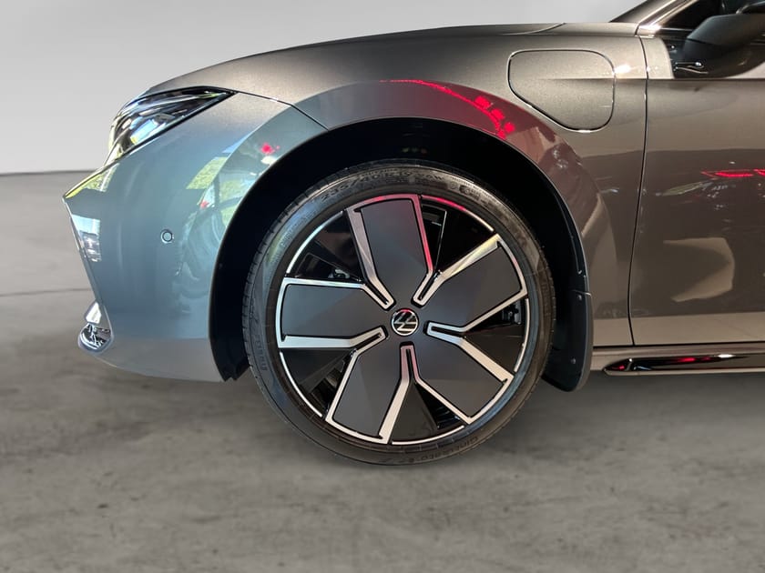 Bild 5 av Volkswagen Passat Variant eHybrid 272 DSG6 R-LINE