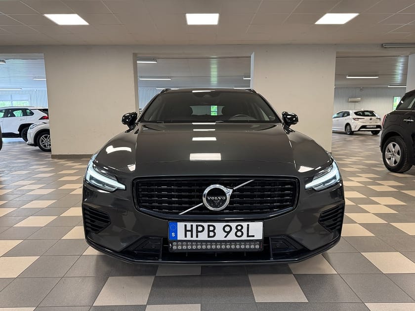 Bild 3 av Volvo V60 Recharge T6 AWD R-Design 360° Kam H/K 350 Hk CarPlay