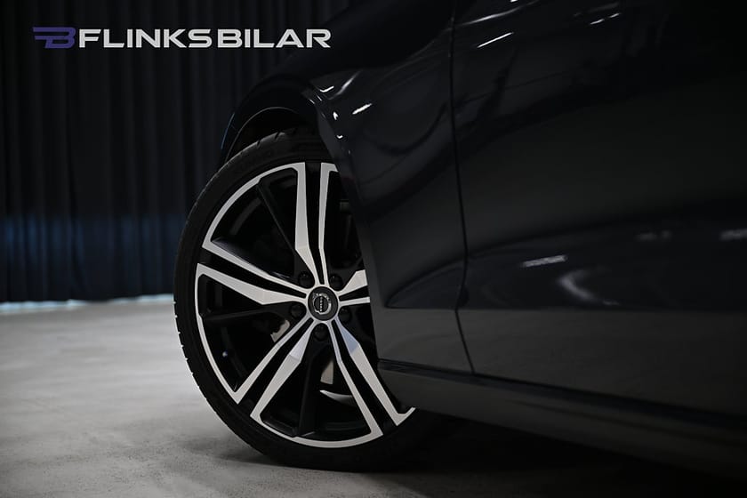 Bild 5 av Volvo V60 T5 AWD  R-Design 360° Kamera  B-Värmare Head-Up