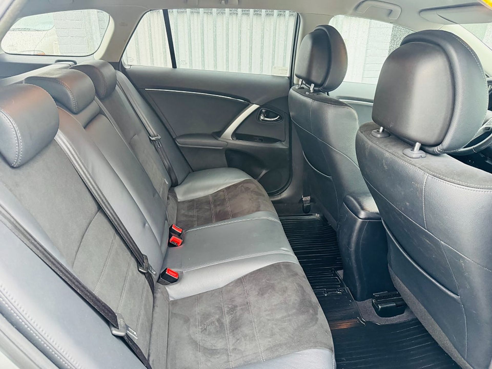 Toyota Avensis 2014, kuva 6/10
