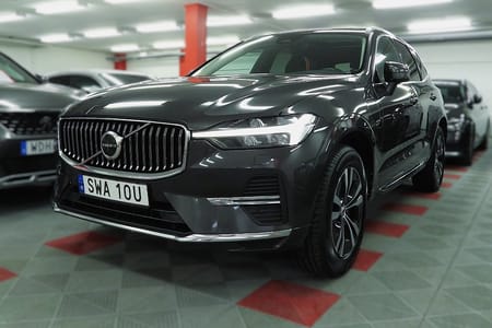 Volvo XC60 Recharge T6 AWD Core Edition Panorama SoV Hjul
