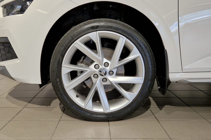 Bild 3 av Škoda Kamiq STYLE / 1.0 TSI / 115 HK / Drag / Backkamera