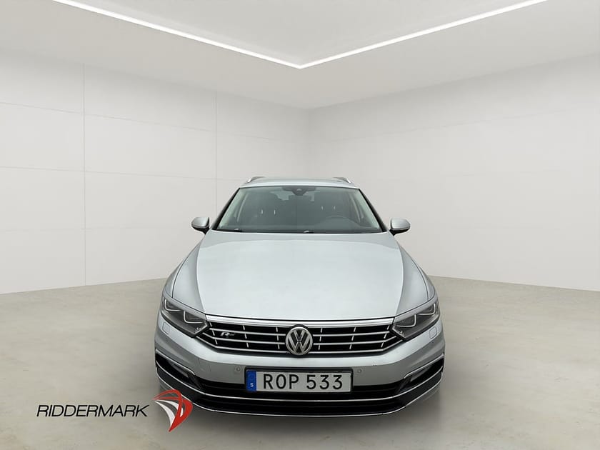 Bild 2 av Volkswagen Passat Sportscombi TDI 190hk 4M R-Line Kamera Värmare Drag