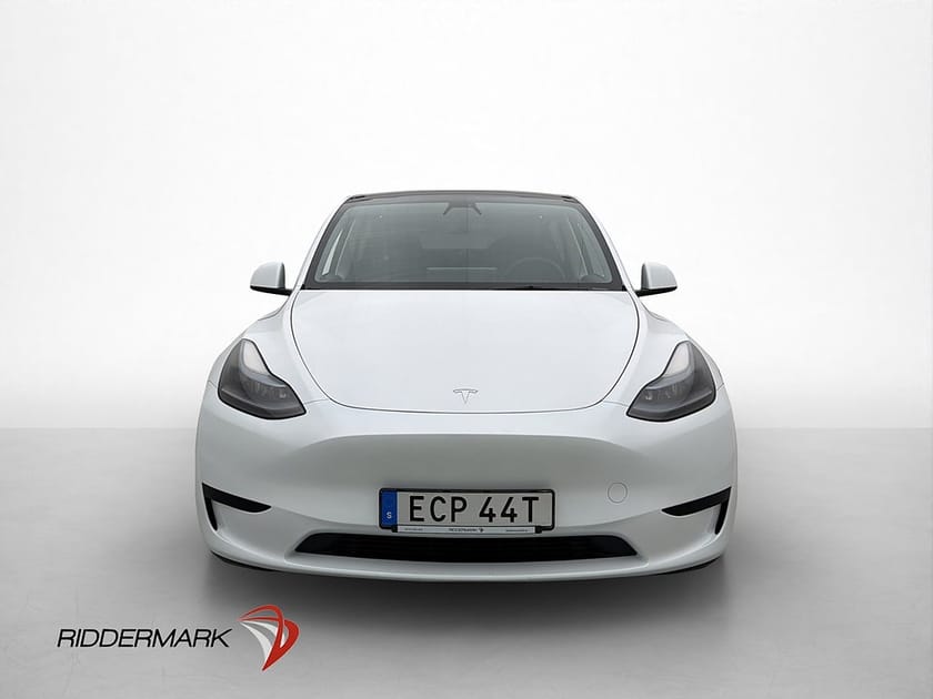 Bild 2 av Tesla Model Y Standard Range RWD Svensksåld Autopilot Drag