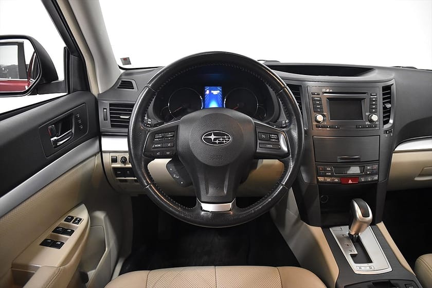 Bild 2 av Subaru Outback 2.0 4WD Lineartronic, 150hk, 2013