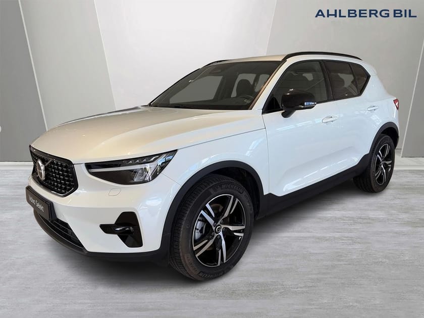 Bild 5 av Volvo XC40 B3 FWD Bensin Plus Dark, Klimatpaket, Förarstödpaket, Parkeringskamera Bak, Baklucka Elmanövrerad, Google Maps