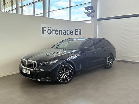 BMW 530e xDrive Touring M Sport Drag B&W Rattvärme ComfortAccess