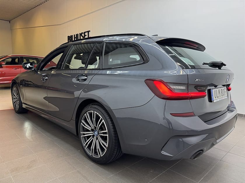 Bild 4 av BMW 330e xDrive Touring 330 292hk M Sport Navi/Bkamera/HiFi/Ambient