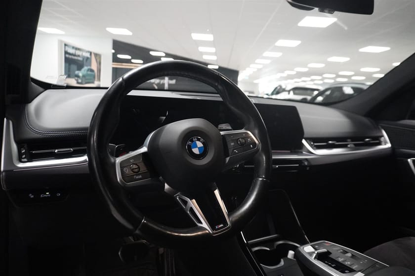 Bild 2 av BMW X1 sDrive18i M Sport Fartpilot Adaptiva LED Drag