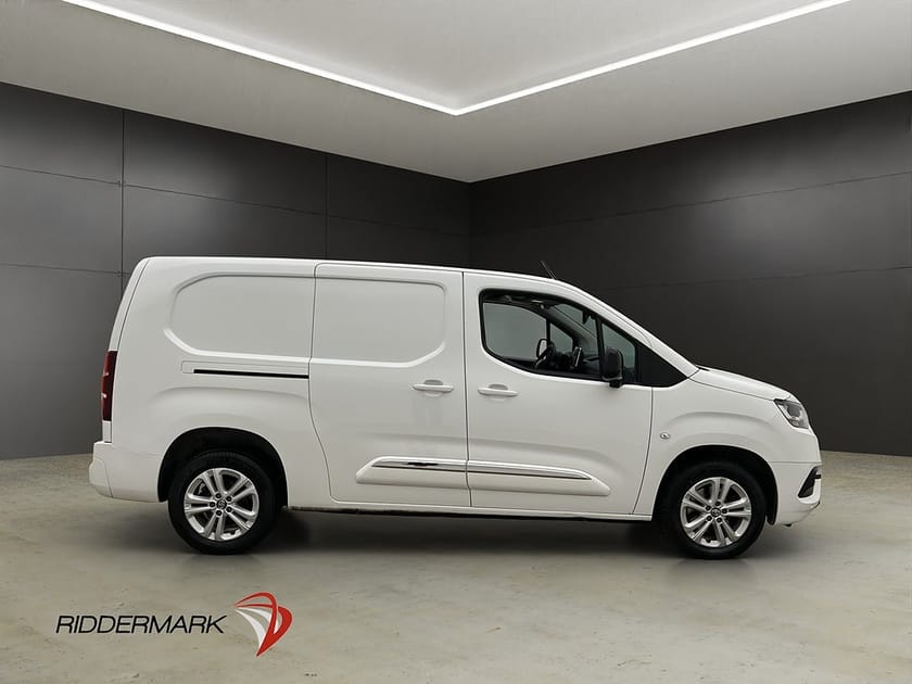 Bild 2 av Toyota ProAce City proace-city L2 Värm Drag 3-Sits Kamera CARPLAY Moms
